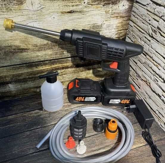 Аккумуляторная мойка высокого давления на 2 аккумулятора в кейсе