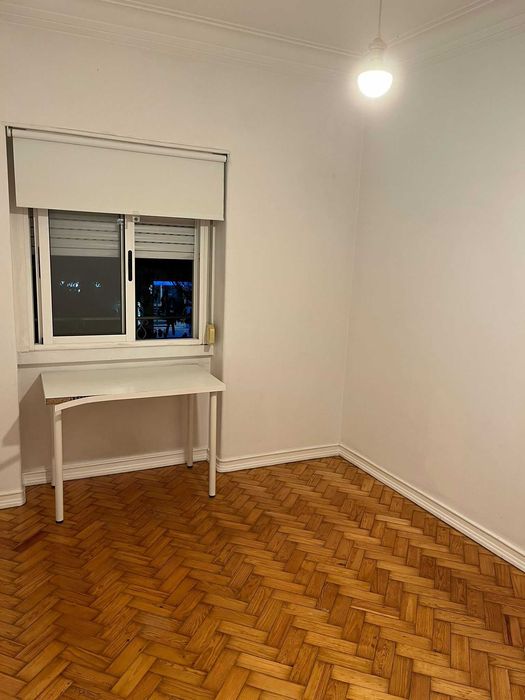 Quarto para arrendar em Benfica, perto do Fonte Nova