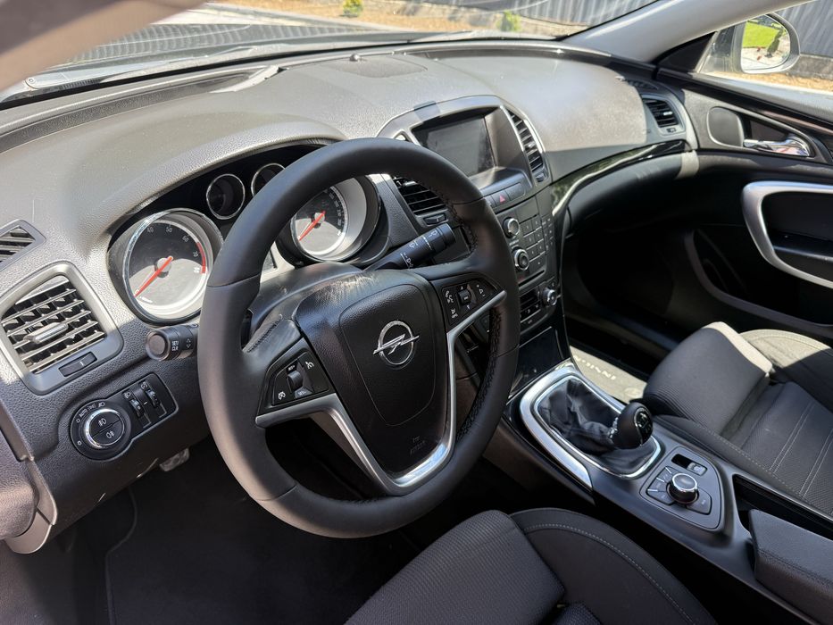 Opel insignia  1.6 бензин 2009 рік