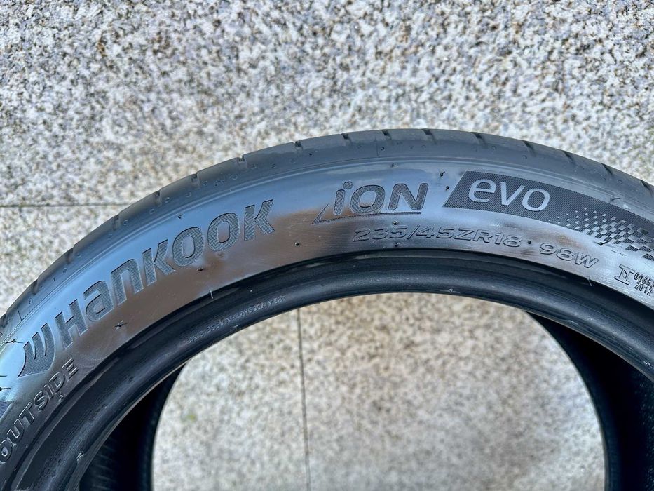 Pneus Hankook iON Evo 235/45ZR18 98W