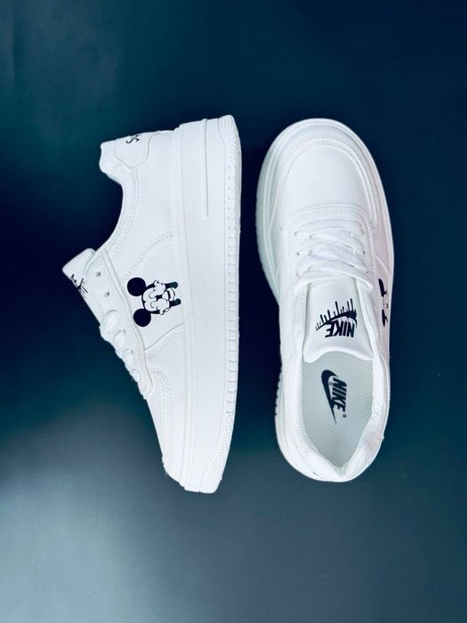 Кожаные красовки весна 2026/nike supreme женские белые/ весенние найк