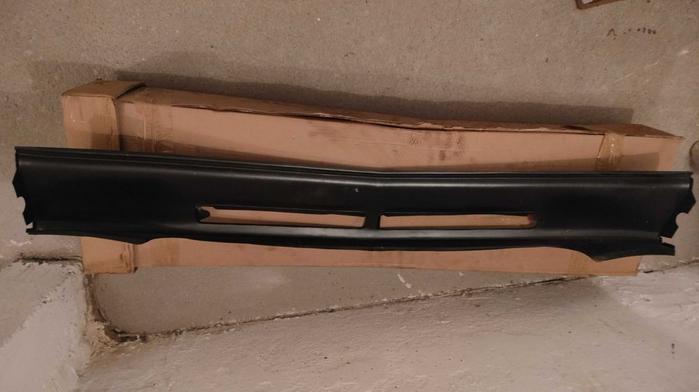 Opel Manta B pas przedni