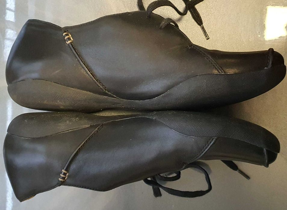 Туфлі Clarks.шкіряні зовні і всередині