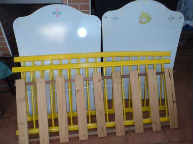 Cama para bebe com estrado
