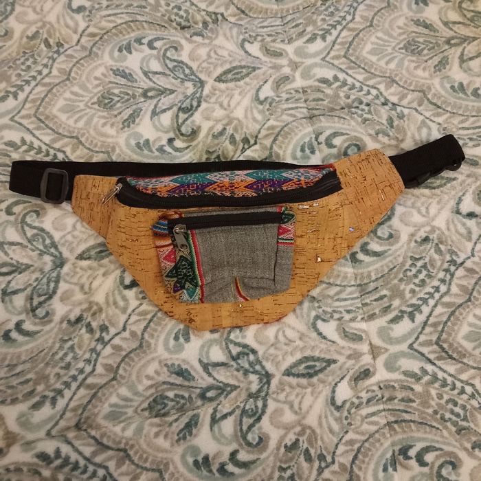 Mala  de cintura peruana