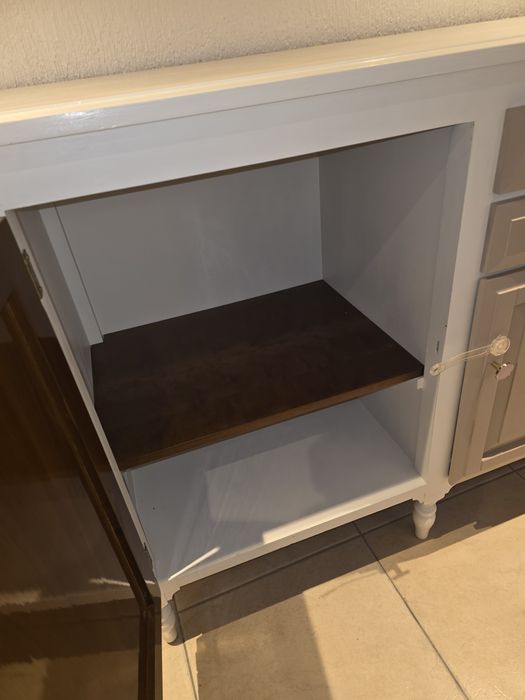 Aparador de sala em nogueira (restaurado)