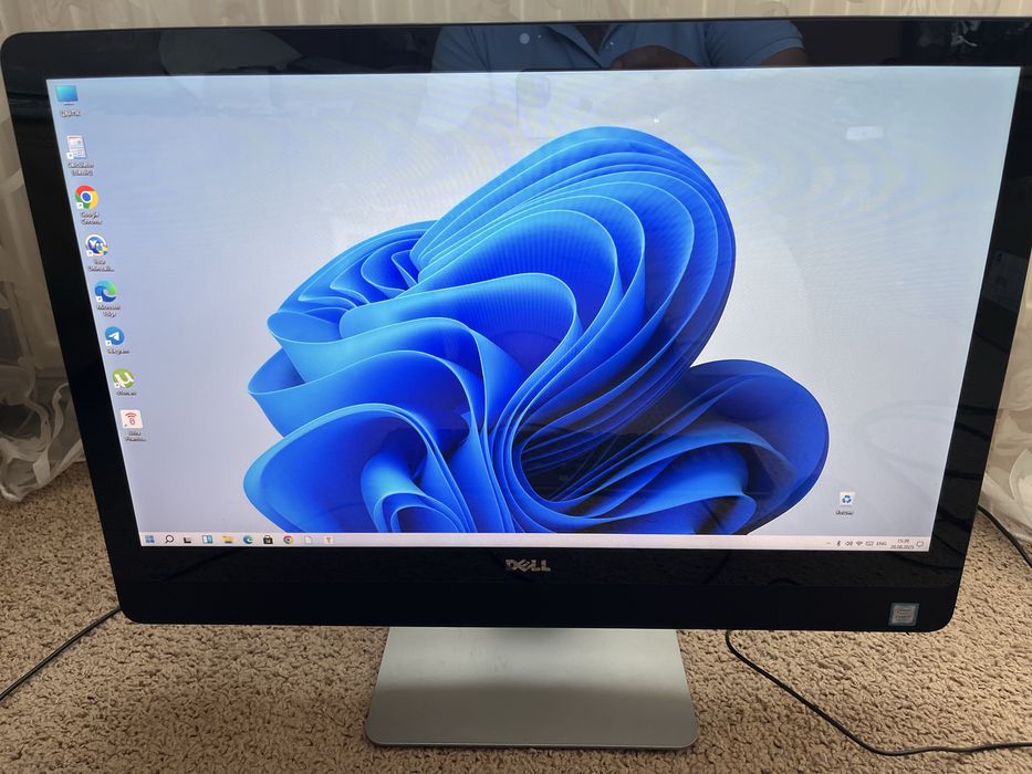 Компютер моноблок Dell Inspirion 3464 AIO i7-7500U з США стан 10/10