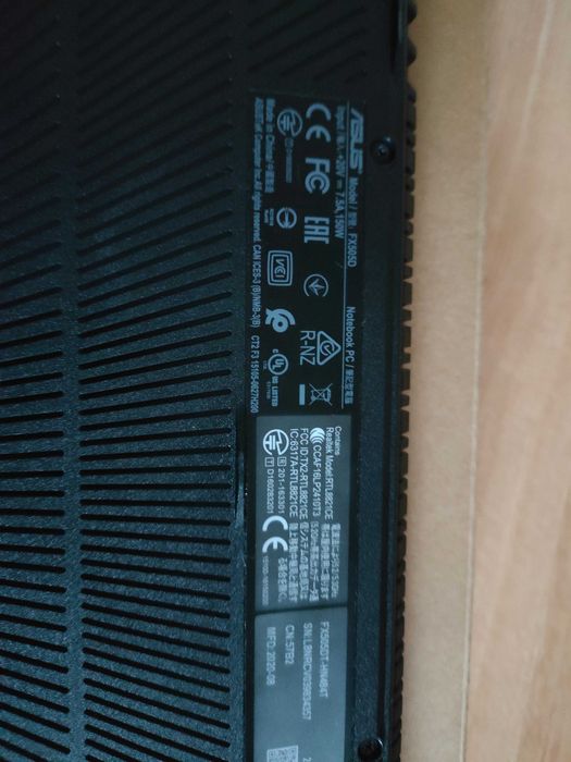 ASUS TUF GAMING FX505D Ryzen 5 3550H GTX 1650 32GB RAM 512 GB