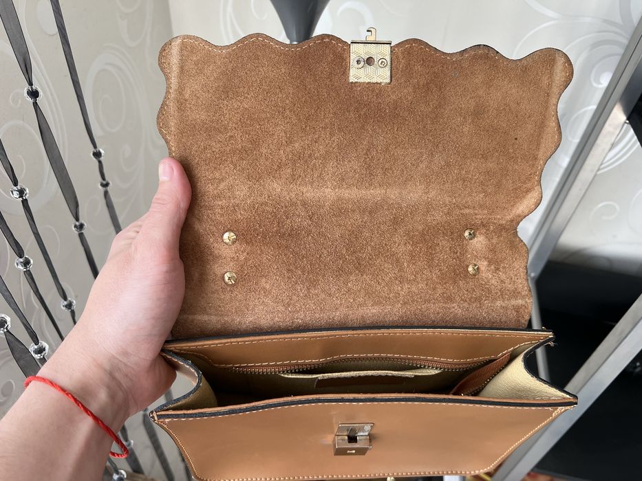 Продам сумку из натуральной кожи (Genuine Leather) Made in Italy