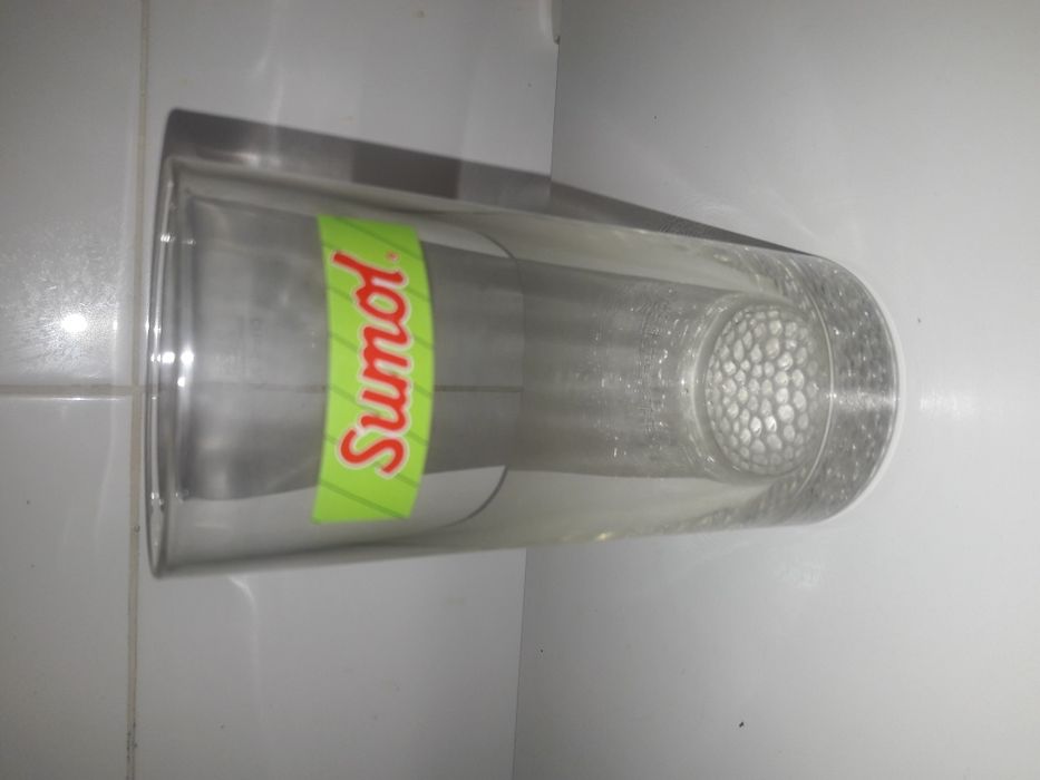 Copos sumol e outros