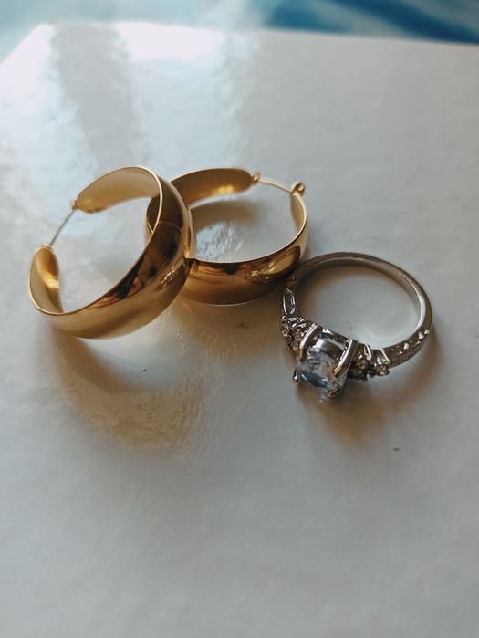 Біжутерія ,каблучка та сережки