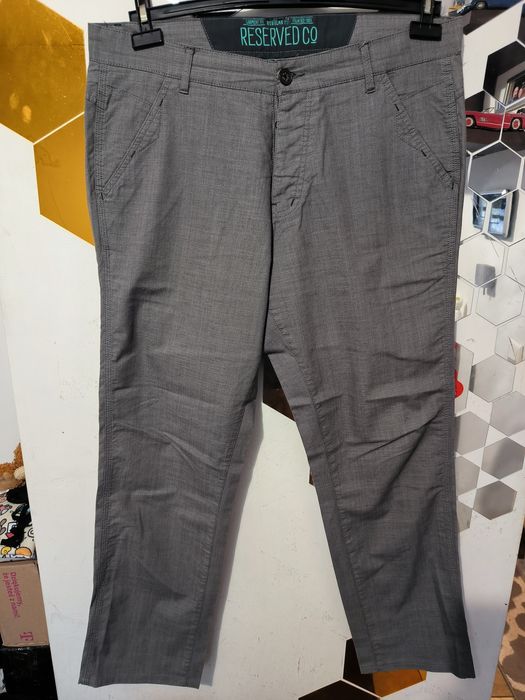 Spodnie męskie chino marki Reserved