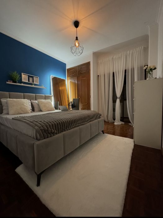 Tapete branco mais 2 almofadas decorativas