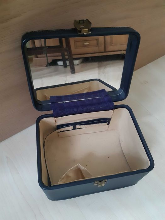 Kuferek, retro, granatowy