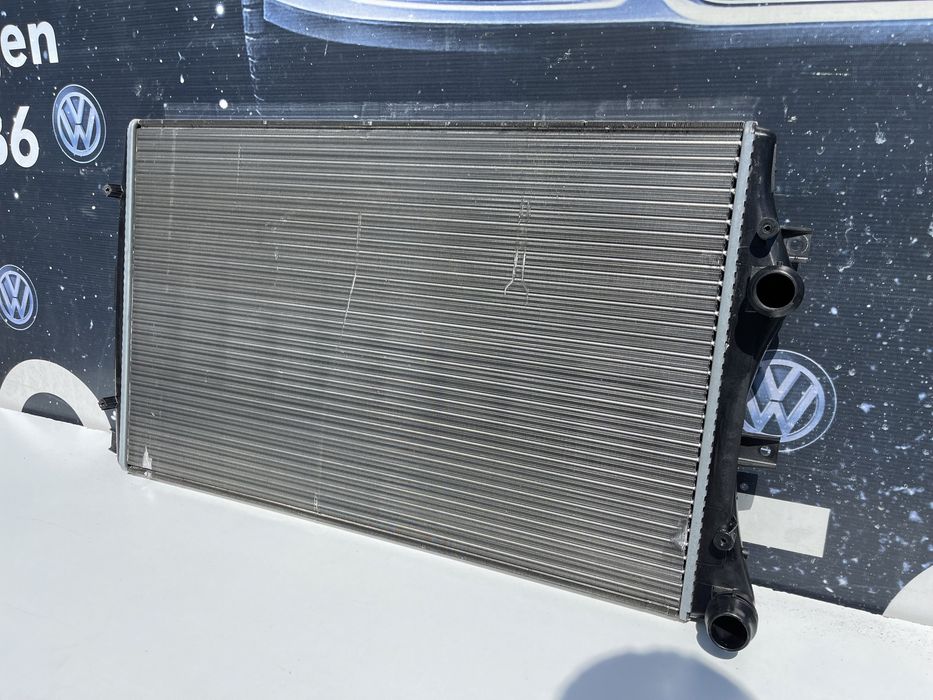 Радиатор основной охлаждения водяний Passat B6 1.4 TSI Радіатор Б6