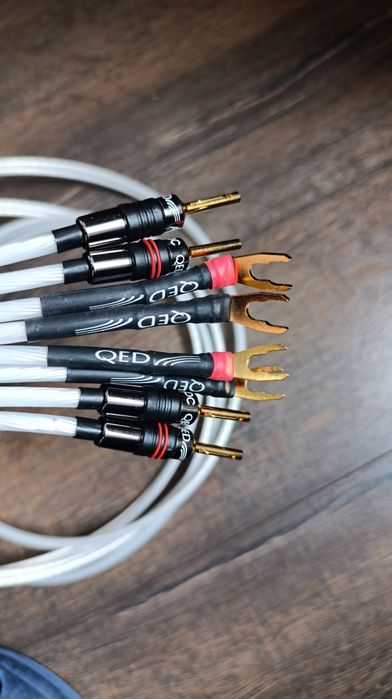 Вживаний кабель QED Signature Revelation 2x2.1м, 4+4 Airloc