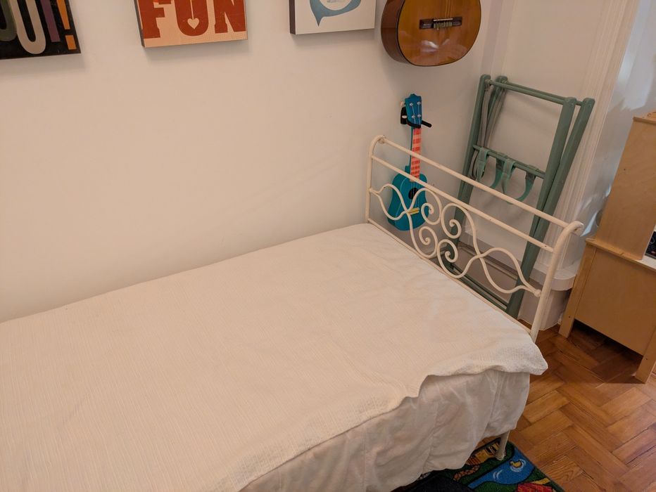 Cama de ferro solteiro com colchão