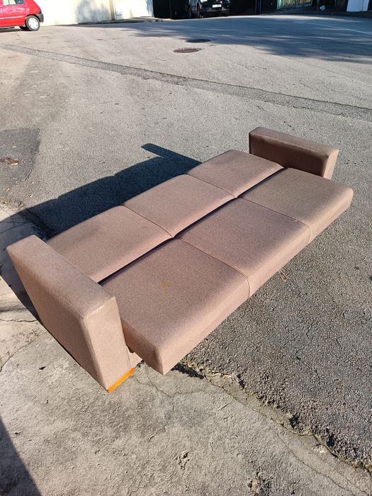 Sofá cama 3 lugares impecável