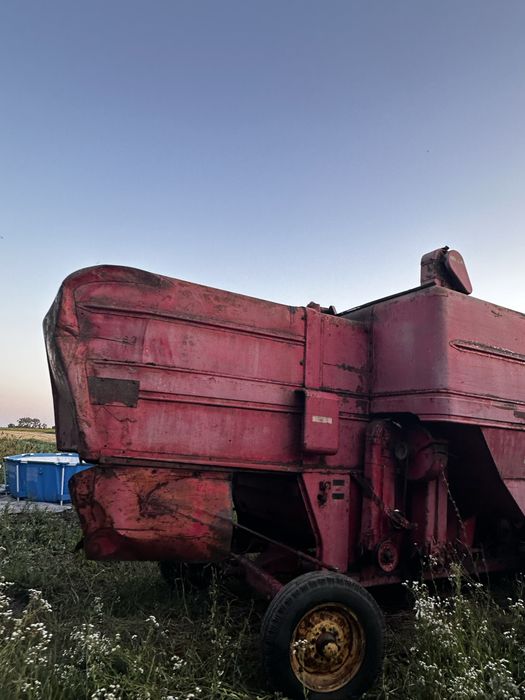 Комбайн  Massey Ferguson з документами