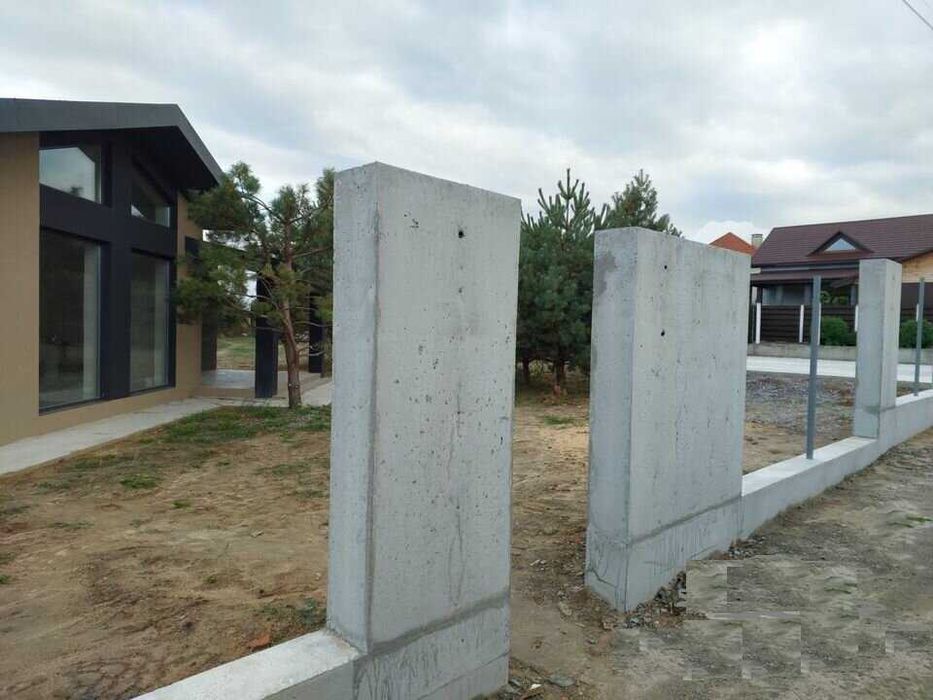 Бригада будівельників зробить моноліт паркан  двір вигребну яму