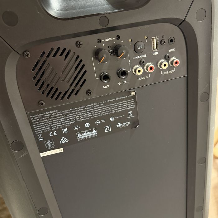 Продам колонку JBL PartyBox 1000
