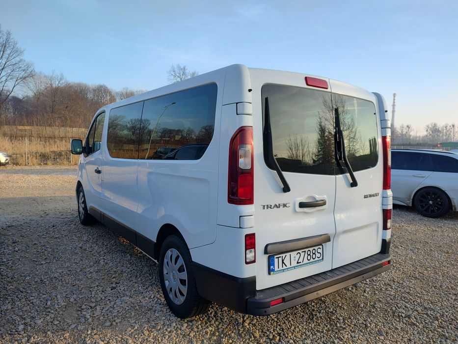 Wynajem busa 9-osobowego