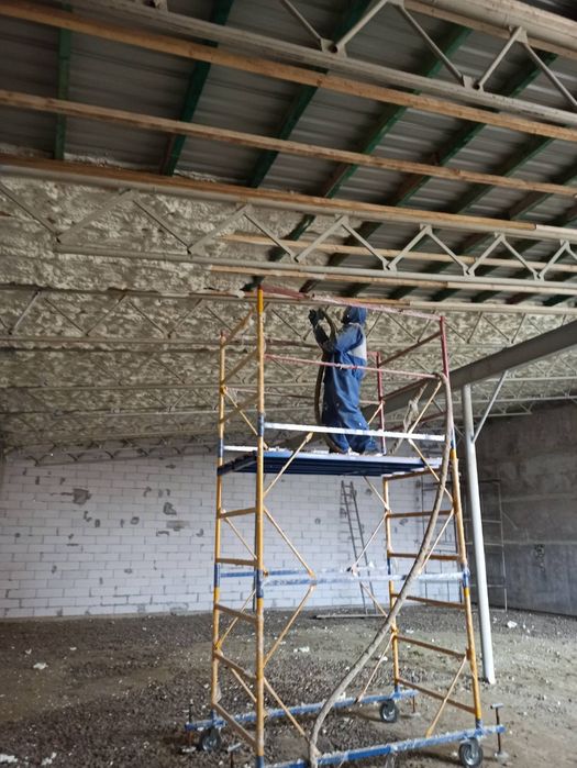 Утеплення пінополіуретаном, піною, мансард, Сколе