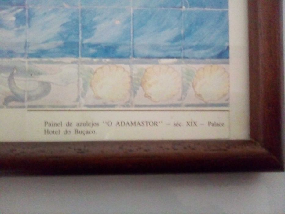 Quadros com gravuras de azulejos