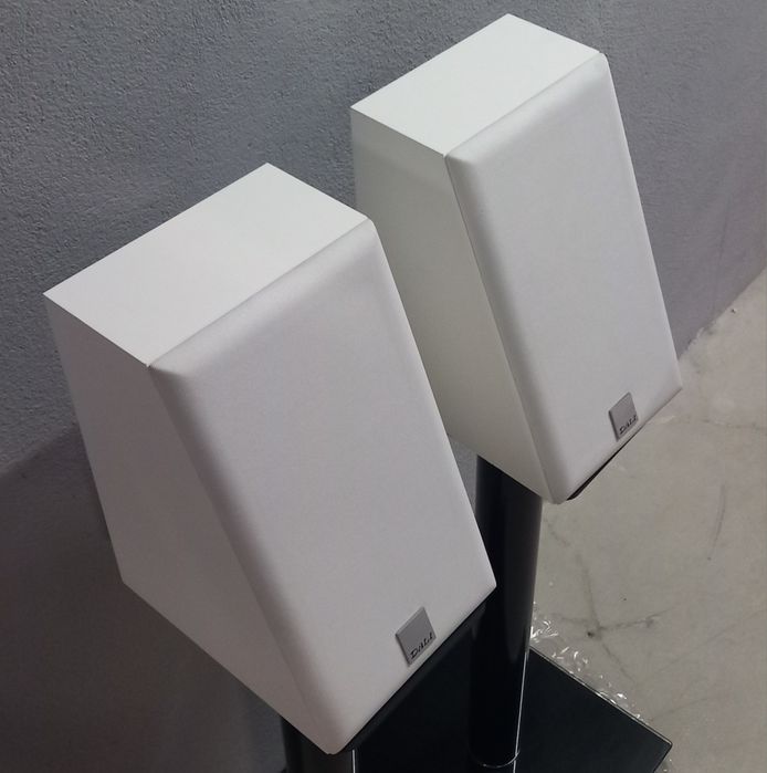Colunas de Som Atmos (DALI Alteco C1)

DALI Spektor 1 – Par de colunas