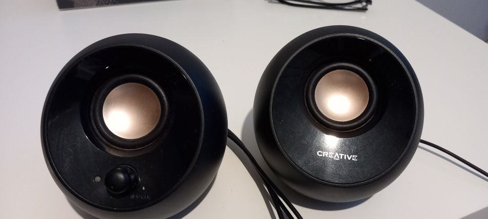 Monitor Samsung 22' z tunerem TV, komputer Dell Optiflex 7010,głośniki