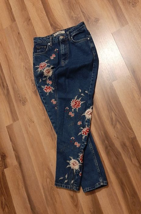 Topshop Mom_ spodnie jeansowe z haftem W25