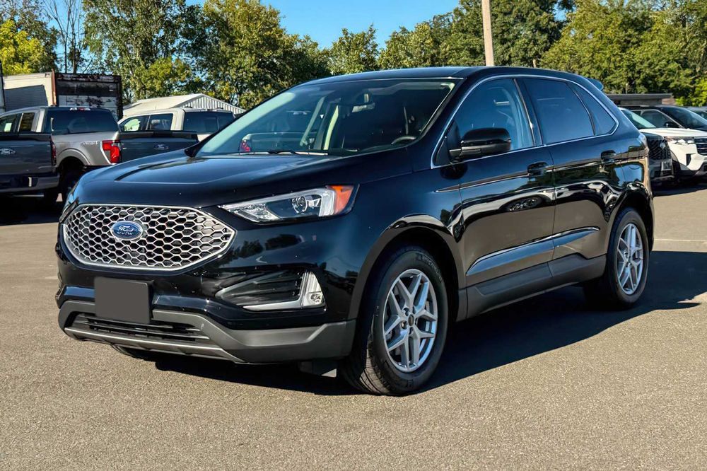 Ford Edge      2023