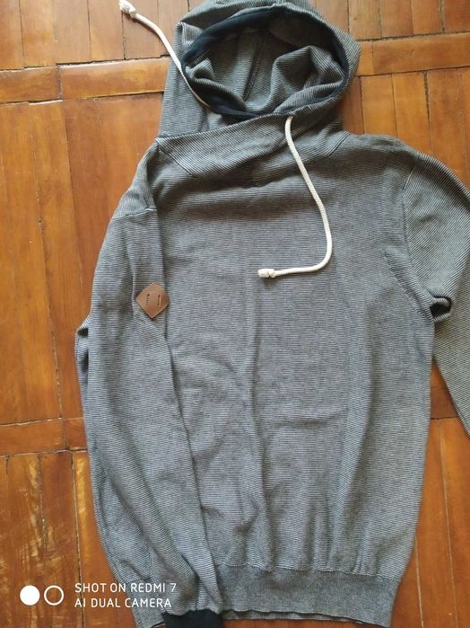 Светр чоловічий з капюшоном
