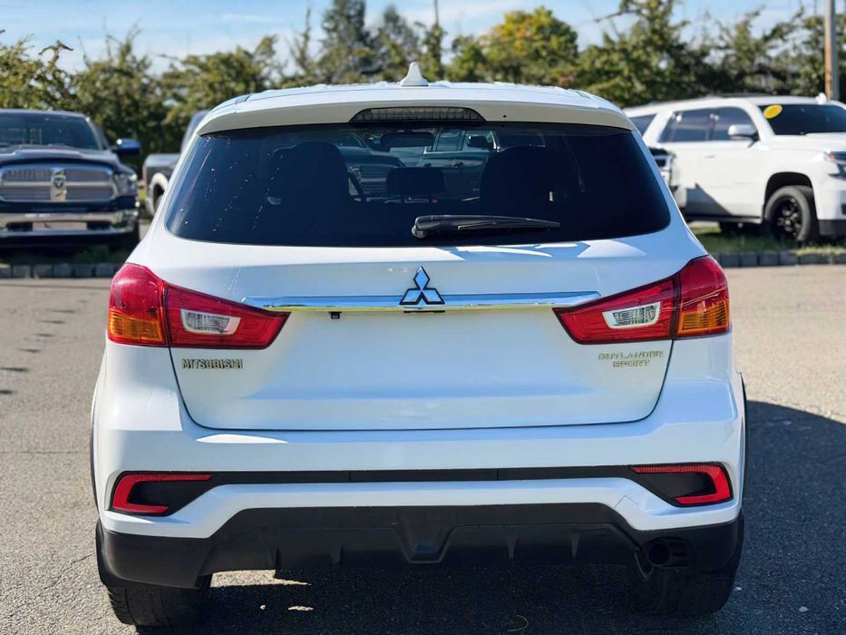 Mitsubishi Outlander      2018
