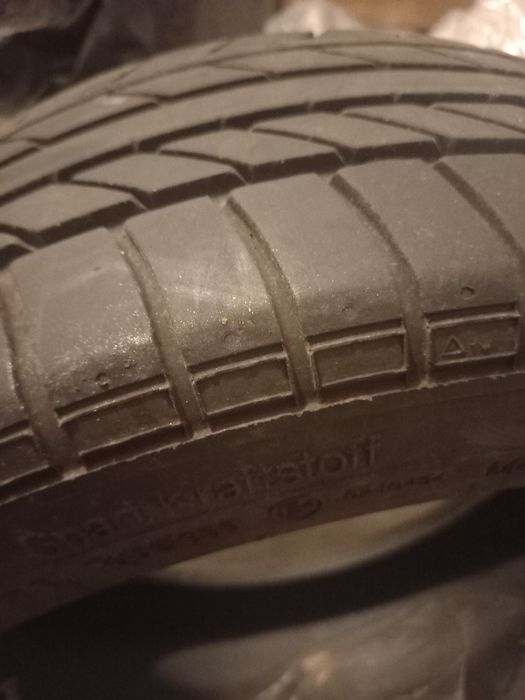 Vendo 2 pneus semi-novos