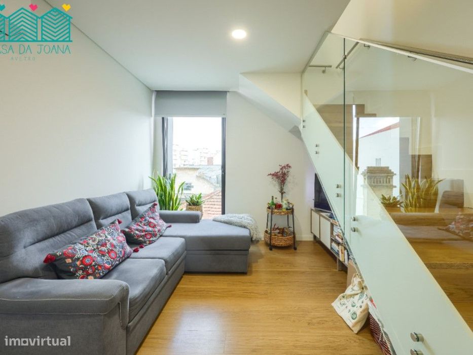 Apartamento T1 Duplex na Avenida Dr. Lourenço Peixinho