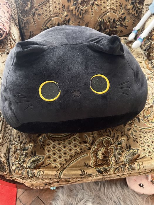 Мяка подушка у вигляді котика
