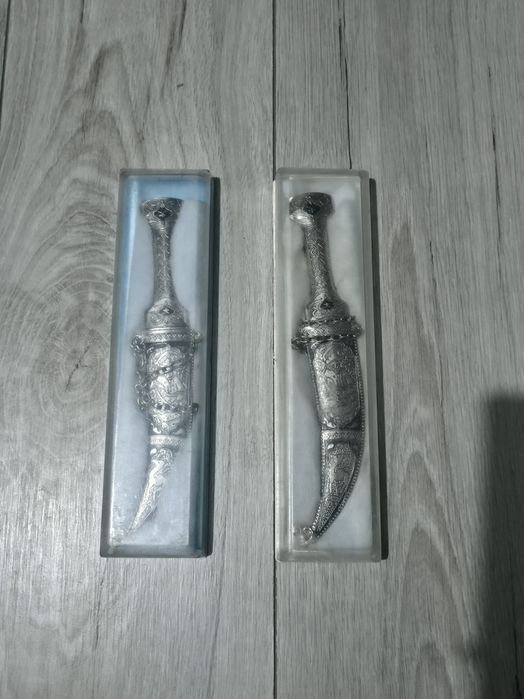 2 adagas decorativas tunisinas