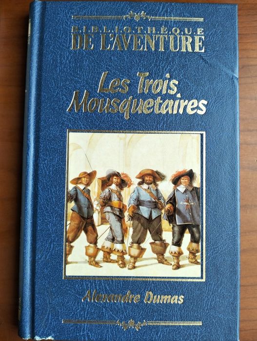 Livros Três Mosqueteiros/Tom Sawyer em francês