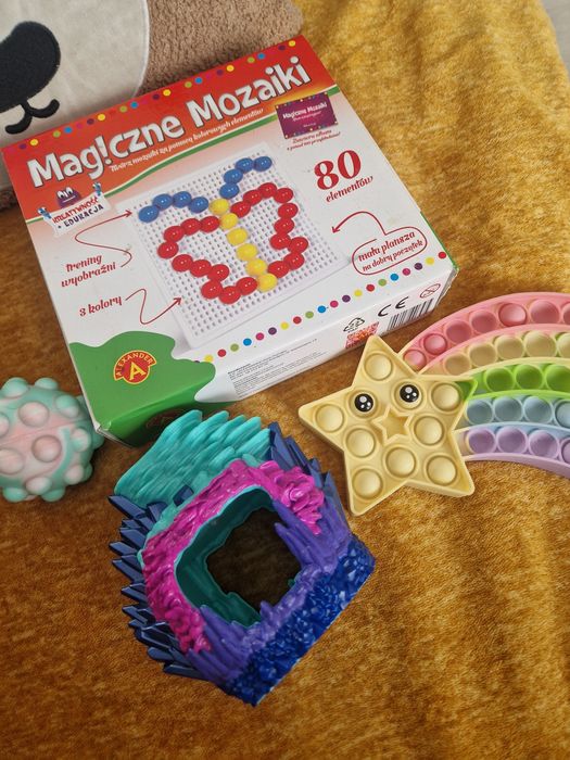 Zestaw zabawek popity, domek, magiczne mozaiki