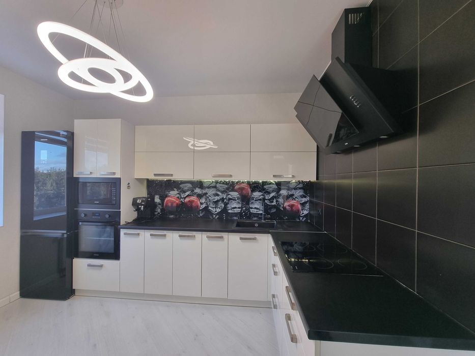 3-кімнатан квартира з ремонтом біля Центрального Парку