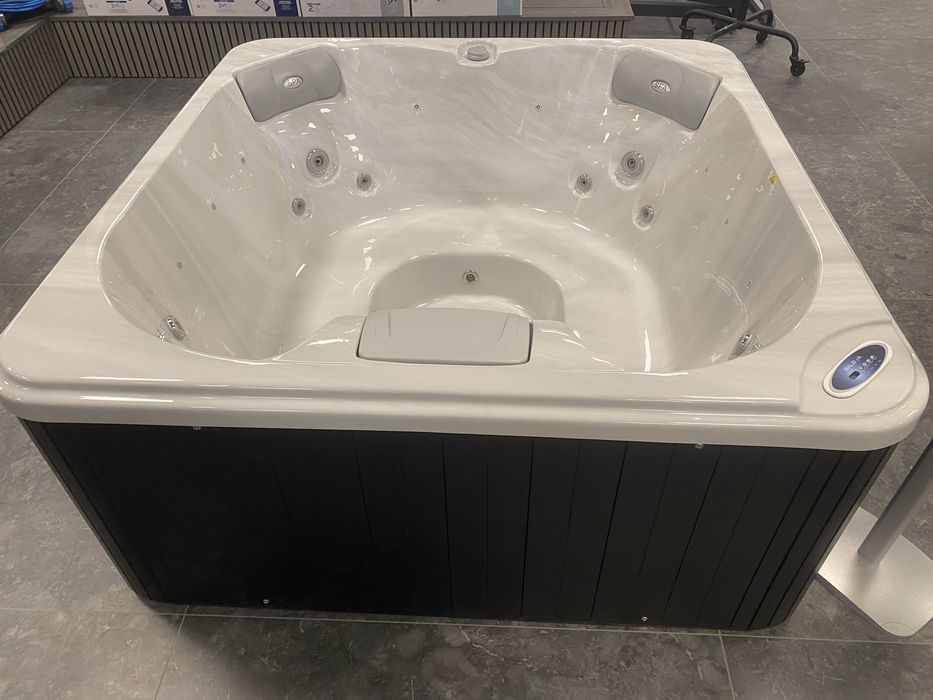 RLX SPA RS10 | Jacuzzi ogrodowe | Gecko | 4 osoby | 230 V