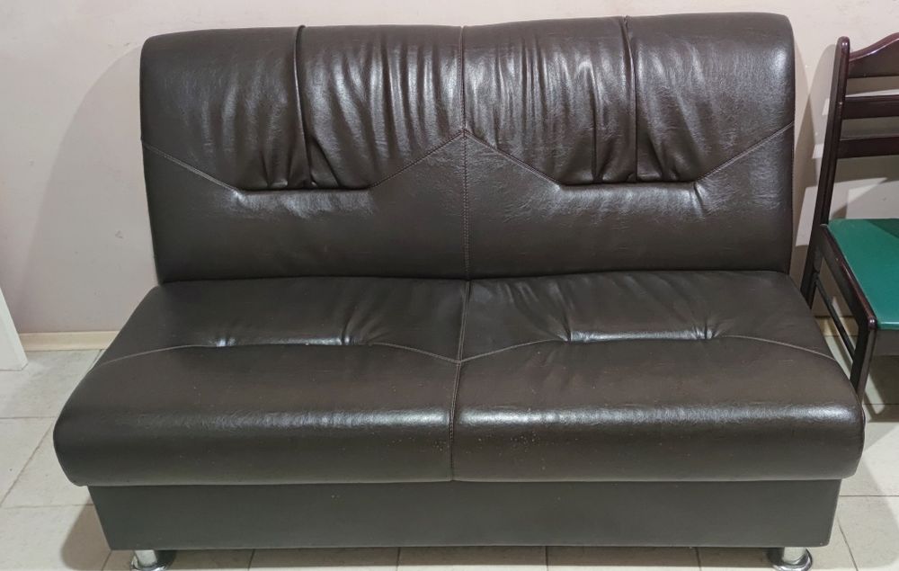 Шкіряний диван б/у