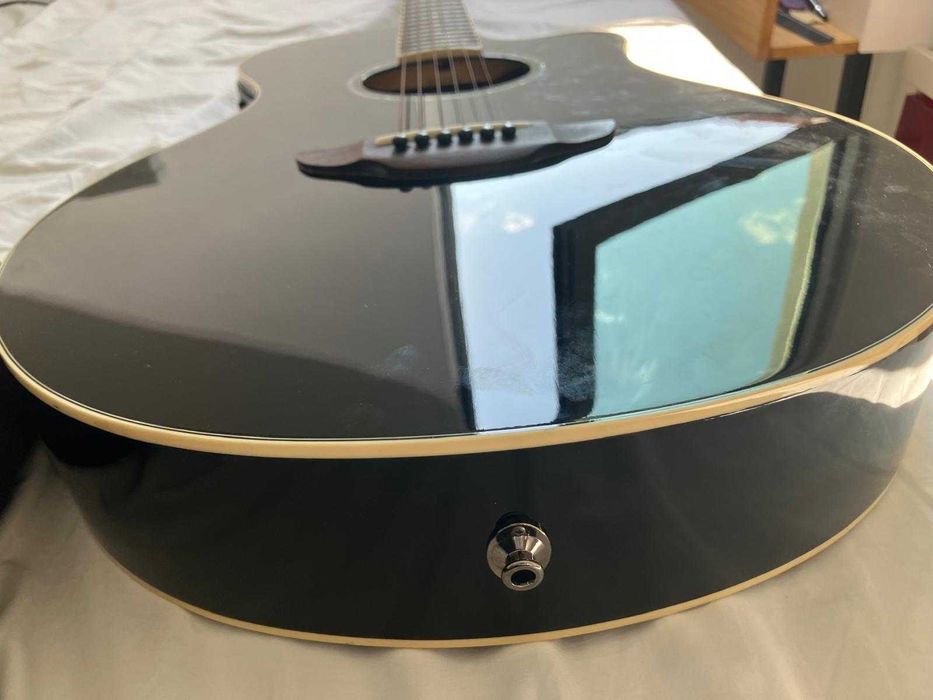 Yamaha APX 600 Black