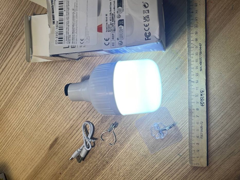 Акумуляторні лампи заряджаються від USB