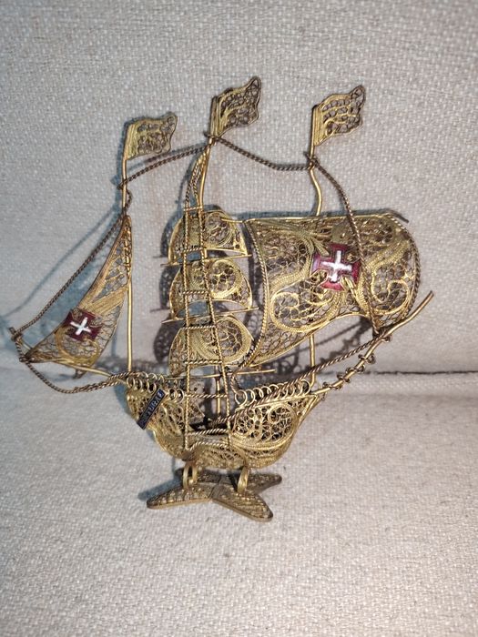 Caravela Portuguesa em Filigrana Dourada