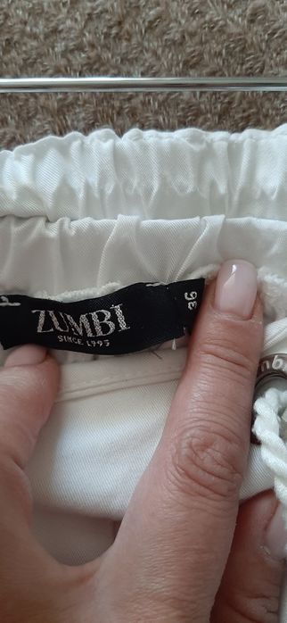 Calções marca Zumbi. Tamanho 36