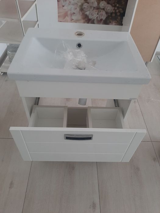 Мебель для ванной и раковина