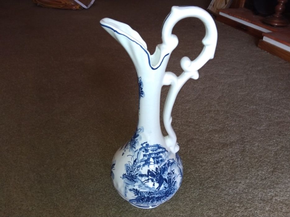 Jarro com bacia pintado ã mão