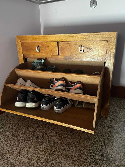 Sapateira em madeira64409576110595121